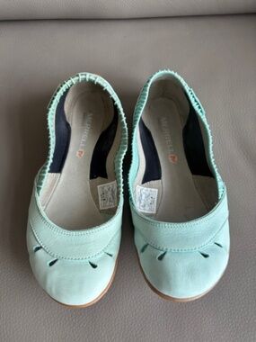 MERRELL Barefoot Women's sz US 6.5 slip-on ballet flats leather mint green